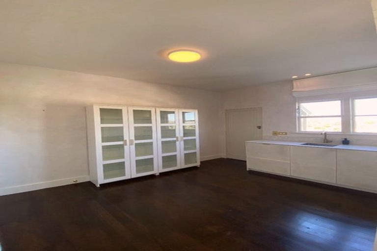 Photo of property in 541c Marine Parade, Napier South, Napier, 4110