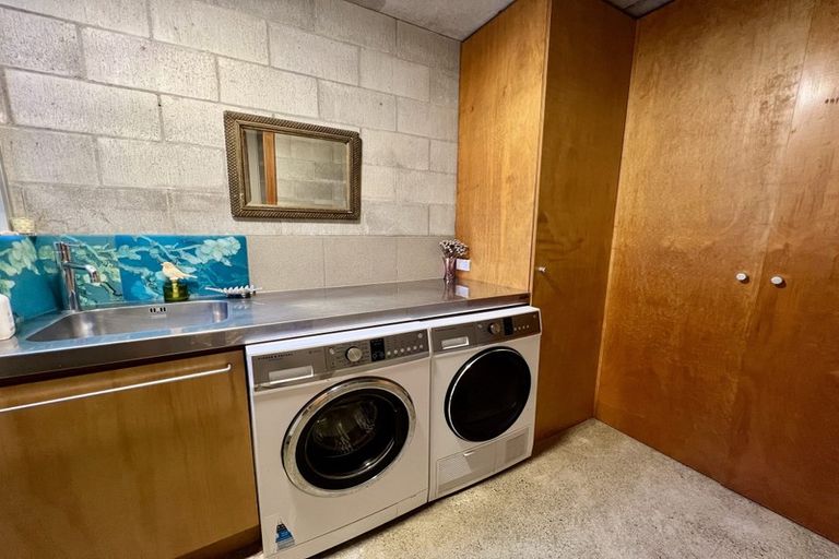 Photo of property in 25a Stanley Point Road, Stanley Point, Auckland, 0624