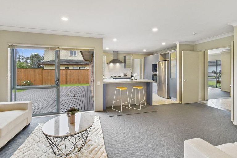 Photo of property in 6 Fergy Crescent, Wattle Downs, Auckland, 2103