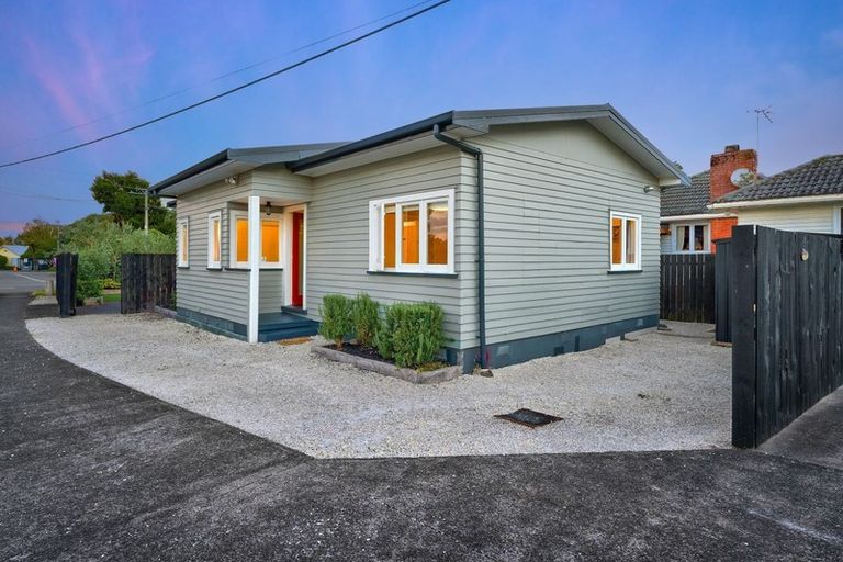 Photo of property in 1/17 Ranui Station Road, Ranui, Auckland, 0612