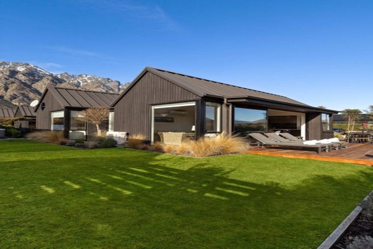 Photo of property in 6 Fife Court, Jacks Point, Queenstown, 9371