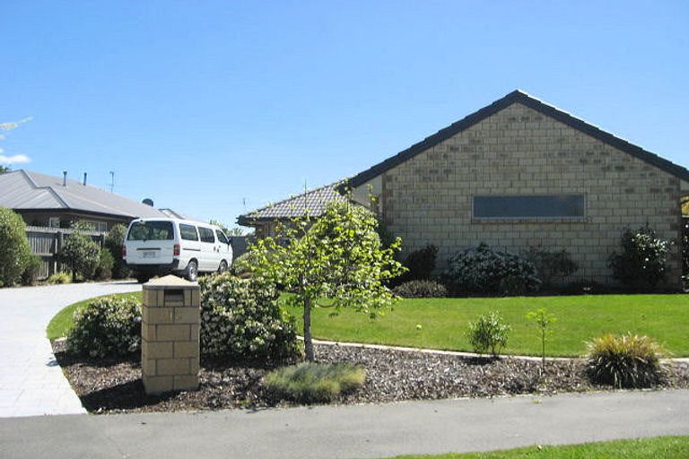 Photo of property in 12 Creedon Glen, Casebrook, Christchurch, 8051