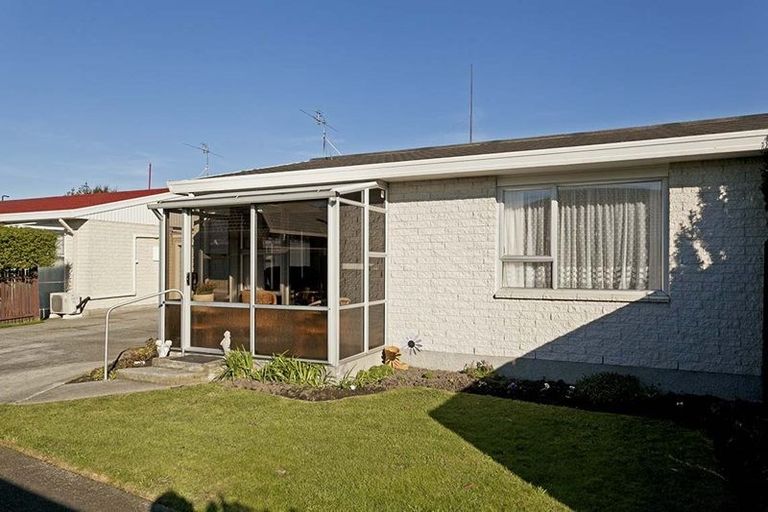 Photo of property in 3/122 Middlepark Road, Sockburn, Christchurch, 8042