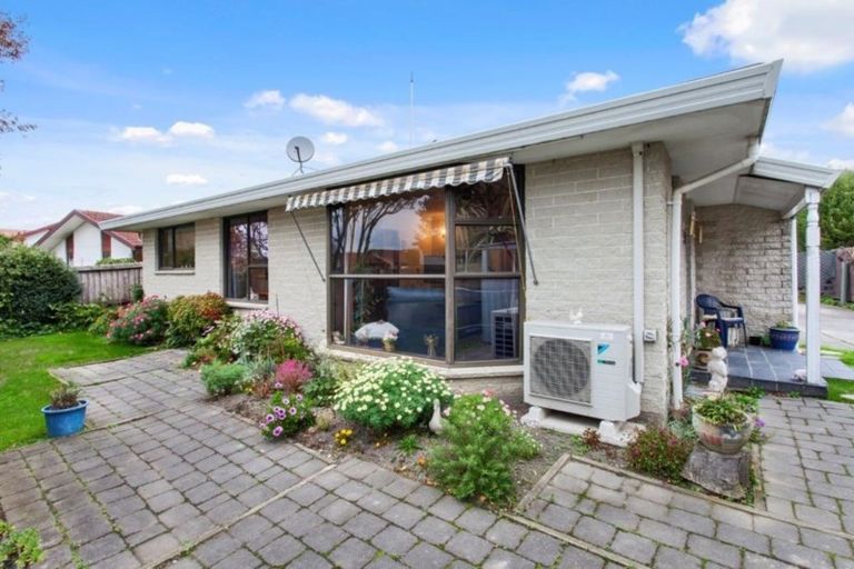 Photo of property in 1/37 Karnak Crescent, Russley, Christchurch, 8042