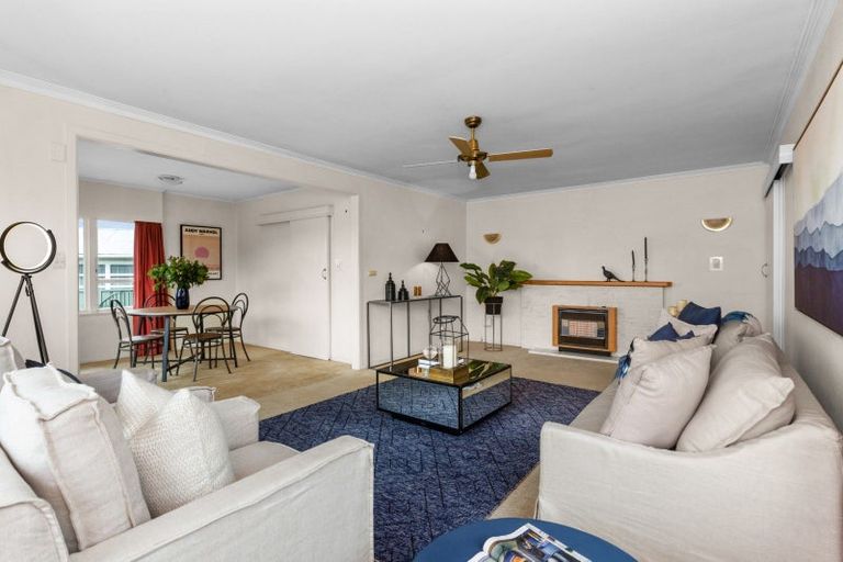 Photo of property in 6 Balmoral Street, Taradale, Napier, 4112