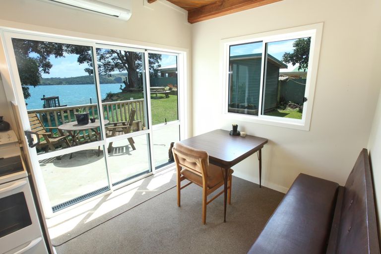 Photo of property in 68 Wallis Street, Raglan, 3225
