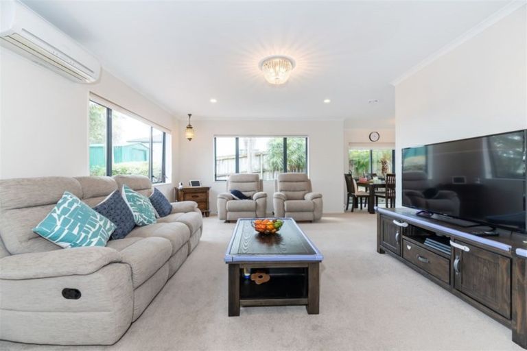 Photo of property in 10 Roy Maloney Drive, Henderson, Auckland, 0612