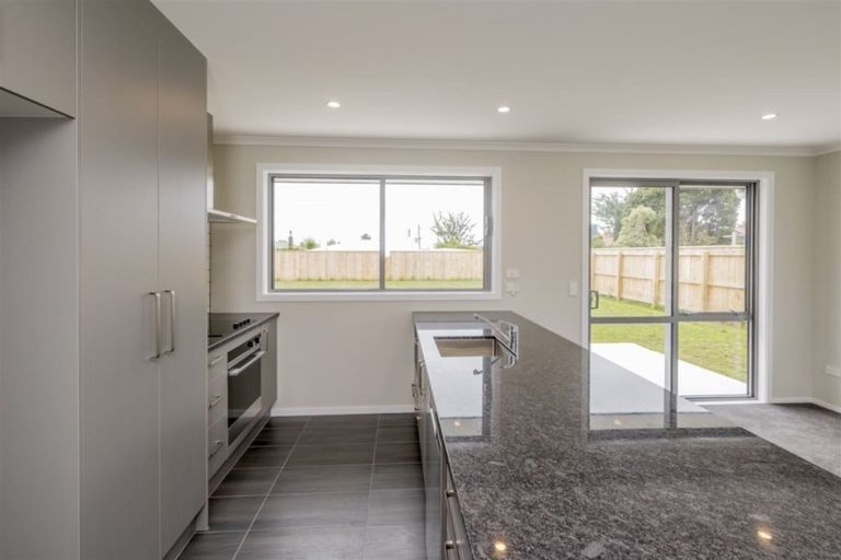 Photo of property in 4 Pohatu Lane, Otaki, 5512