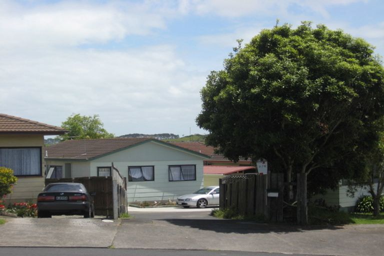 Photo of property in 2/12 Kopu Place, Clendon Park, Auckland, 2103