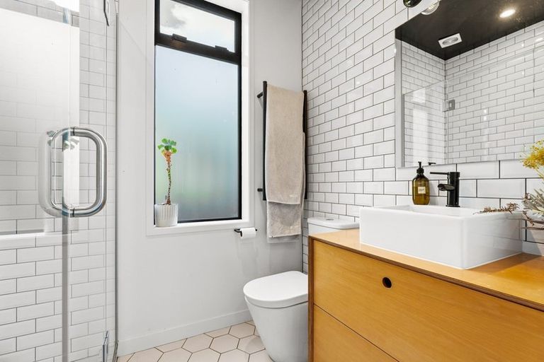 Photo of property in 11 Edwin Mitchelson Road, Muriwai, Waimauku, 0881