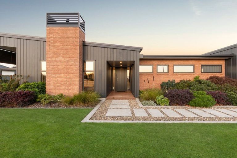 Photo of property in 77 Vogel Street, Cambridge, 3434