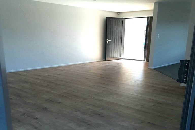 Photo of property in 14 Modello Lane, Waiuku, 2123