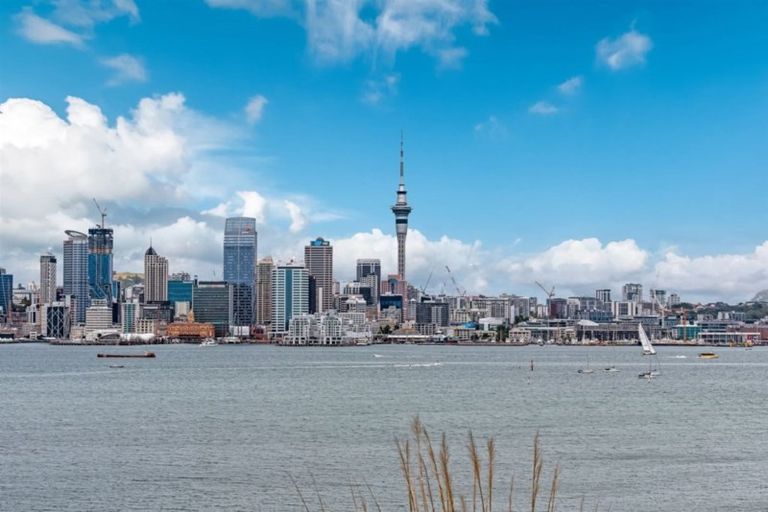 Photo of property in 5 Norwood Road, Bayswater, Auckland, 0622