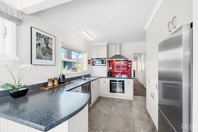 Photo of property in 9 Derwent Lee Grove, Epuni, Lower Hutt, 5011