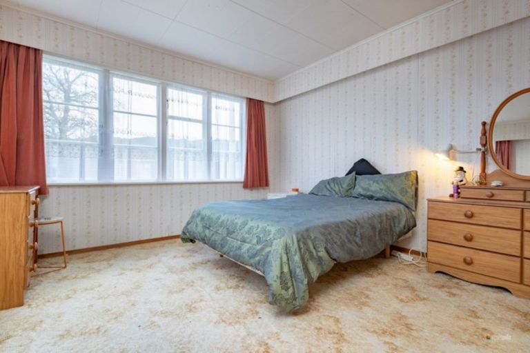 Photo of property in 18 Gibson Crescent, Naenae, Lower Hutt, 5011