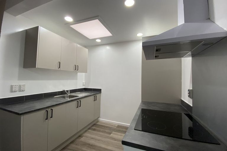 Photo of property in 9 Rangitane Street, Maupuia, Wellington, 6022