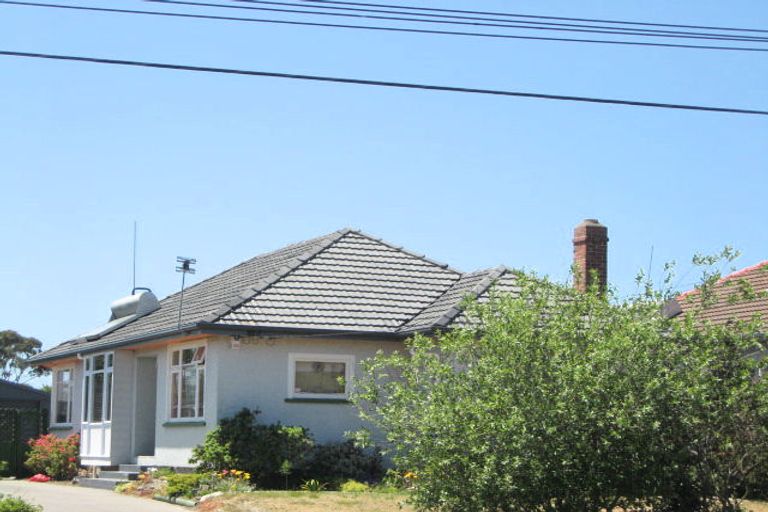 Photo of property in 61 Shortland Street, Wainoni, Christchurch, 8061