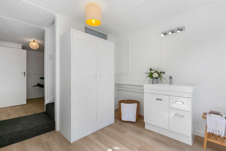 Photo of property in 70 Darraghs Road, Brookfield, Tauranga, 3110