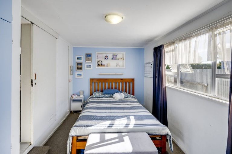 Photo of property in 1240 Cunningham Crescent, Mayfair, Hastings, 4122