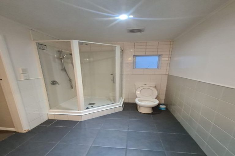 Photo of property in 18 Ranui Terrace, Tawa, Wellington, 5028