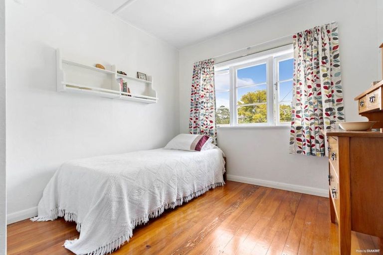 Photo of property in 79 Kaurilands Road, Titirangi, Auckland, 0604