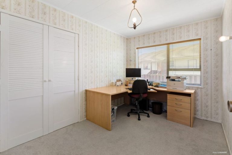 Photo of property in 34 Aviemore Drive, Highland Park, Auckland, 2010