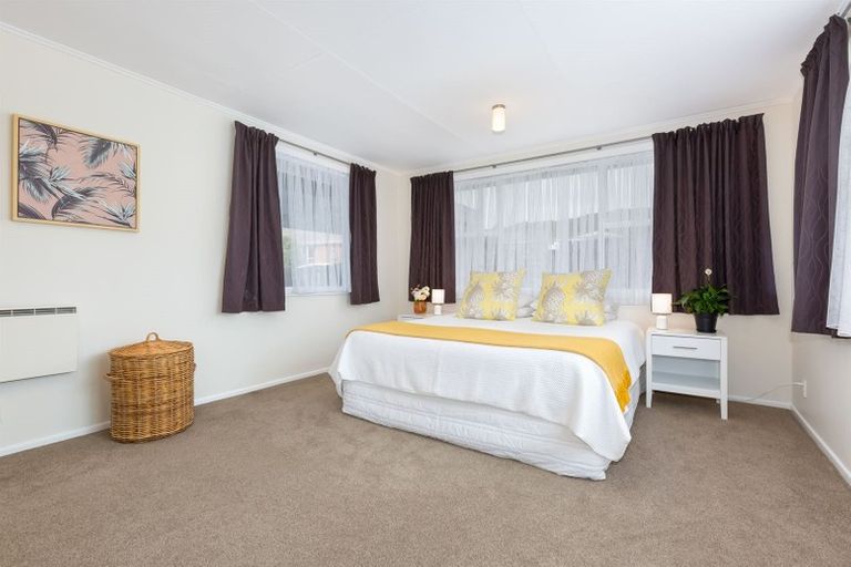 Photo of property in 10 Tau Grove, Takapuwahia, Porirua, 5022