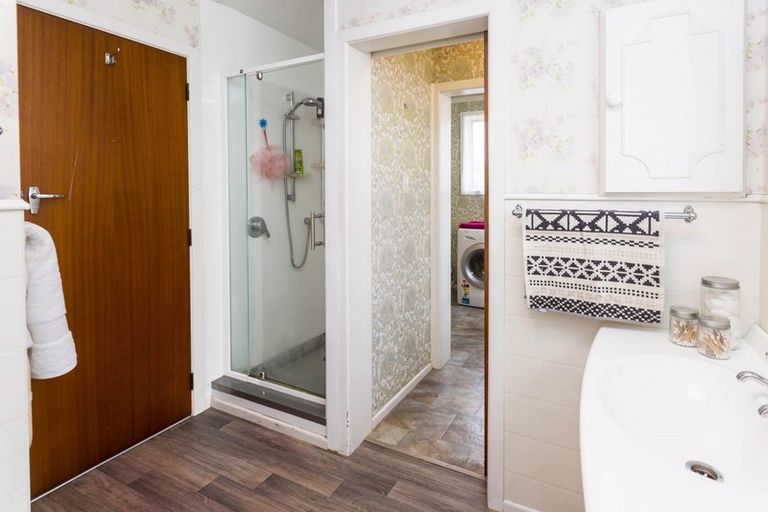 Photo of property in 9 Montana Road, Totara Park, Upper Hutt, 5018