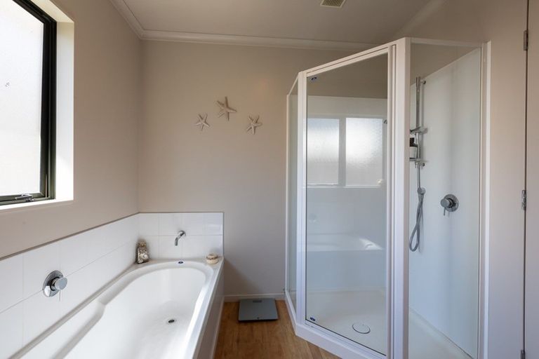 Photo of property in 3c Duncan Street, Tawa, Wellington, 5028