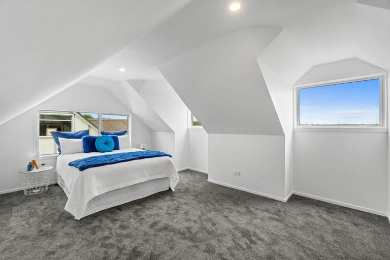 Photo of property in 10 Harding Avenue, Te Atatu South, Auckland, 0610