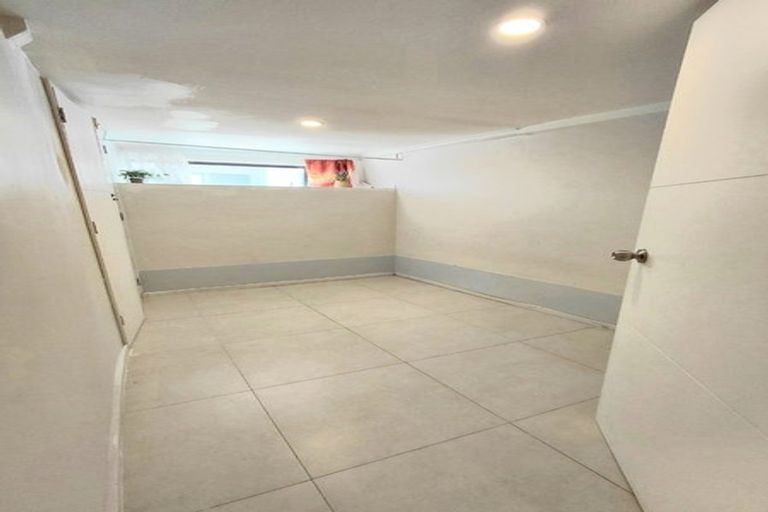 Photo of property in 86d Kelman Road, Kelston, Auckland, 0602