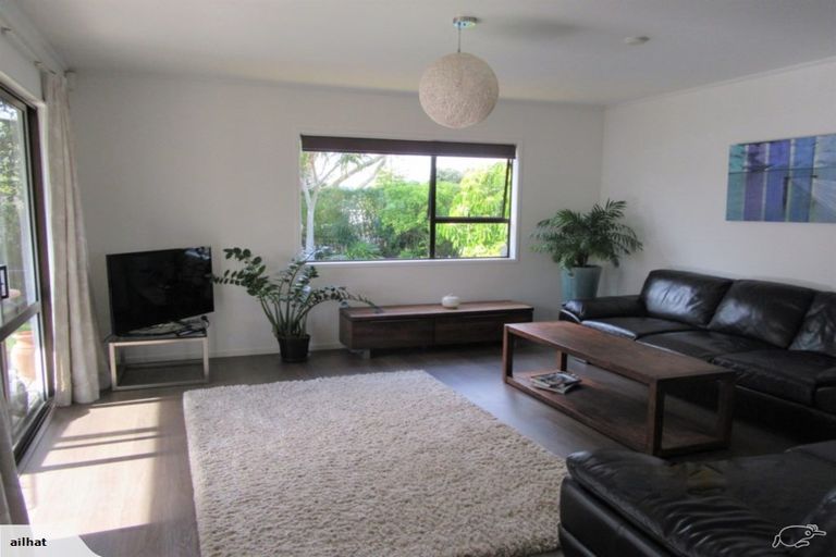 Photo of property in 2/24 Rosier Road, Glen Eden, Auckland, 0602