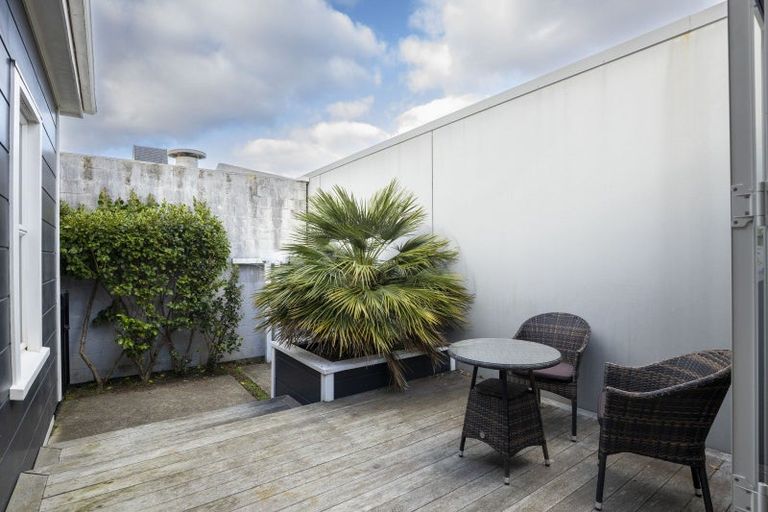 Photo of property in 210 Courtenay Street, New Plymouth, 4312