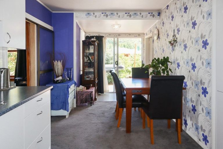 Photo of property in 116 Waikawa Road, Picton, 7220