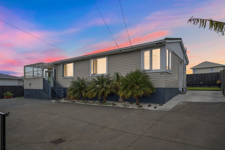 Photo of property in 236 Whitney Street, Blockhouse Bay, Auckland, 0600