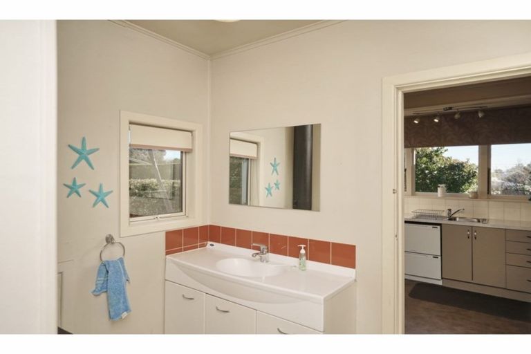 Photo of property in 52 Batten Grove, The Pines Beach, 7630