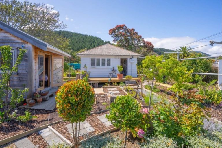 Photo of property in 5 Tararua Street, Paraparaumu, 5032
