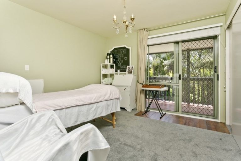 Photo of property in 3a Manon Crescent, Greenhithe, Auckland, 0632