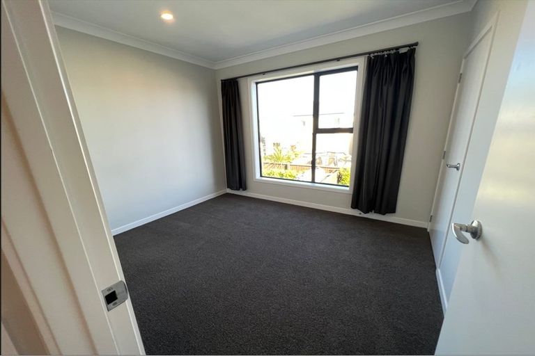 Photo of property in 65 Glidepath Road, Hobsonville, Auckland, 0616