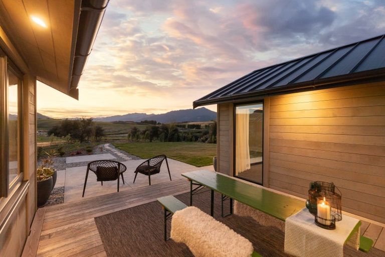 Photo of property in 11 Torridon Court, Jacks Point, Queenstown, 9371