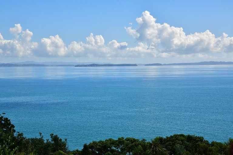 Photo of property in 104 Pacific Parade, Army Bay, Whangaparaoa, 0930