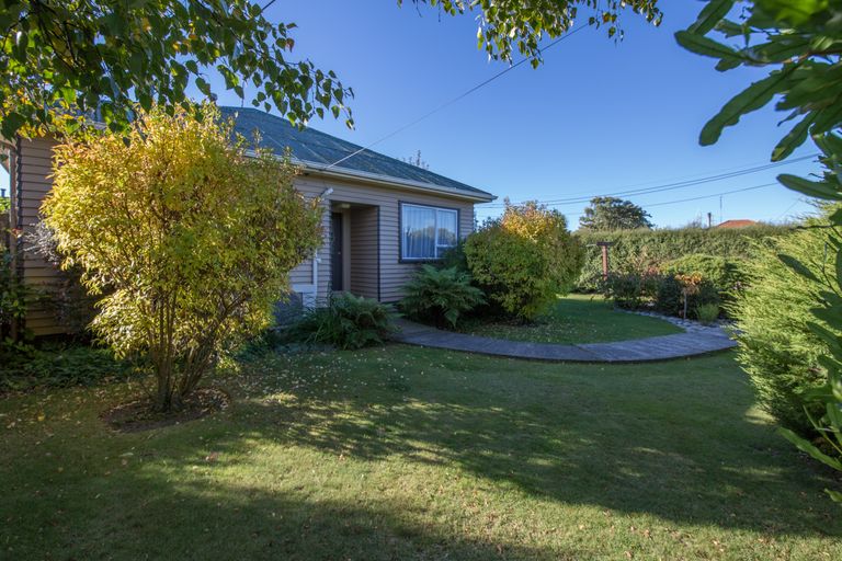 Photo of property in 332 Waterloo Road, Islington, Christchurch, 8042