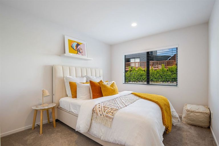 Photo of property in 10 Arran Point Parade, Orewa, 0931