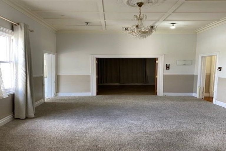 Photo of property in 33 Glencoe Road, Browns Bay, Auckland, 0630