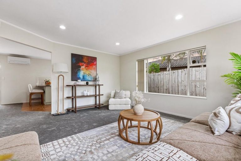 Photo of property in 13 Ginders Drive, Massey, Auckland, 0614