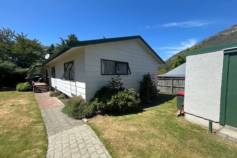 Photo of property in 9 Remarkables Crescent, Frankton, Queenstown, 9300