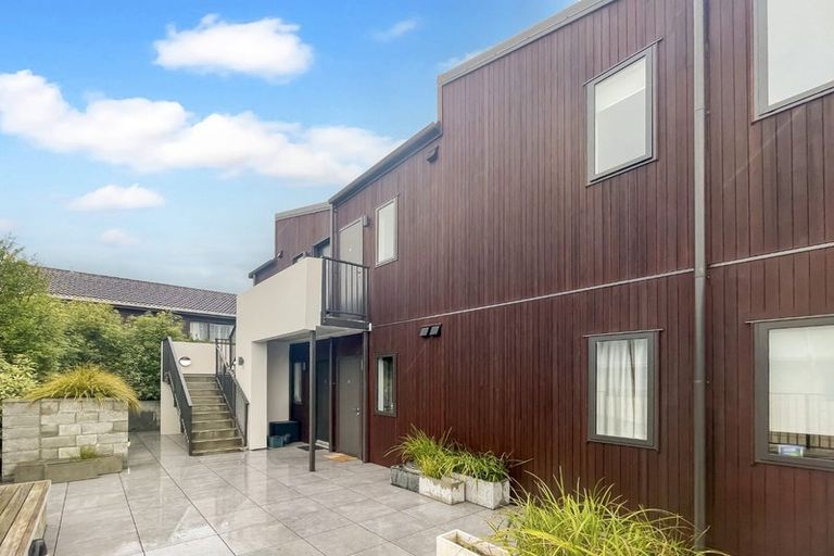 Photo of property in 11/2 Hindmarsh Street, Johnsonville, Wellington, 6037