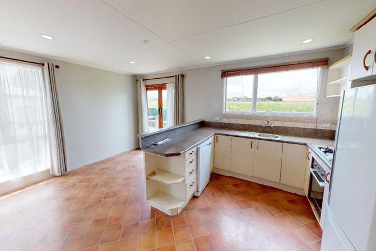 Photo of property in 17 Egmont Place, Westbrook, Palmerston North, 4412