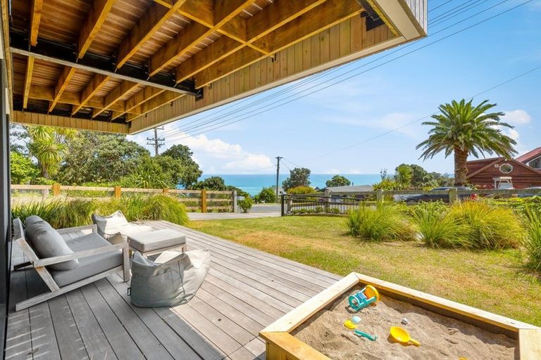 Photo of property in 11 Edwin Mitchelson Road, Muriwai, Waimauku, 0881