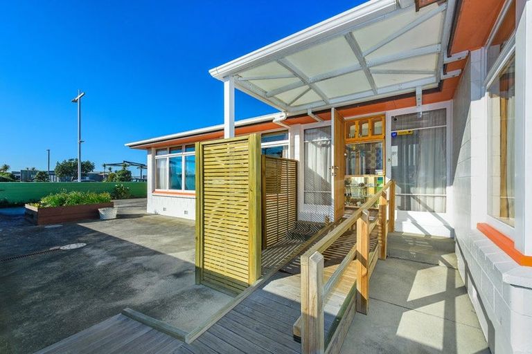 Photo of property in 205 Marine Parade, New Brighton, Christchurch, 8083